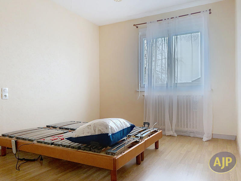 Maison - 93 m² - 5 pièces