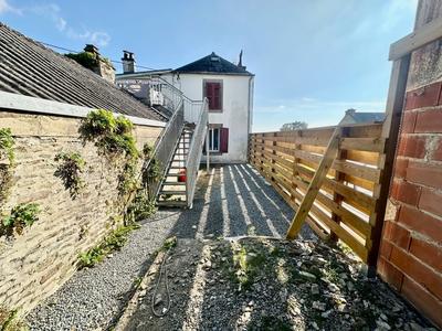 Immeuble - 141 m² - 7 pièces