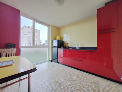 Appartement - 64 m² - 5 pièces