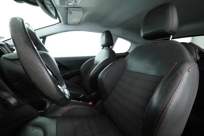 Peugeot 208 1.6 Blue-HDi Gt Line 3p 120 ch