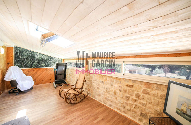 Maison - 170 m² - 13 pièces