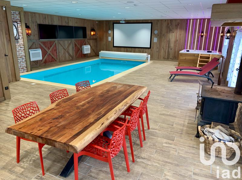 Maison - 277 m² - 7 pièces