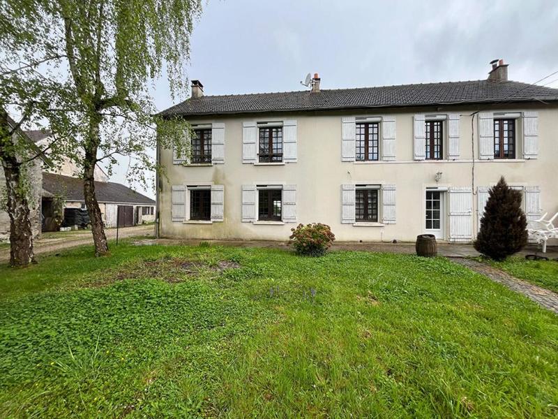 Maison - 180 m² - 8 pièces