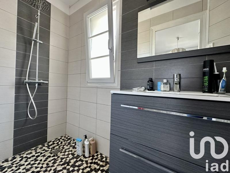 Maison - 180 m² - 8 pièces