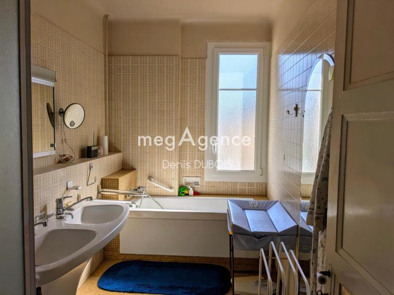 Maison - 286 m² - 12 pièces