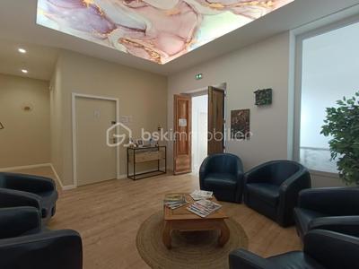 Local commercial - 226 m² - 10 pièces