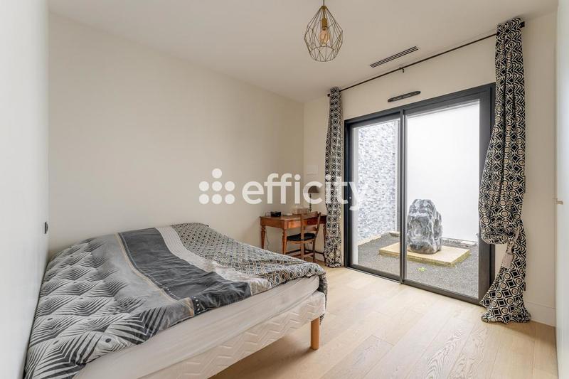 Maison - 290 m² - 10 pièces