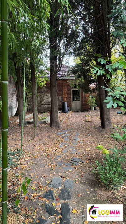 Maison - 255 m² - 8 pièces