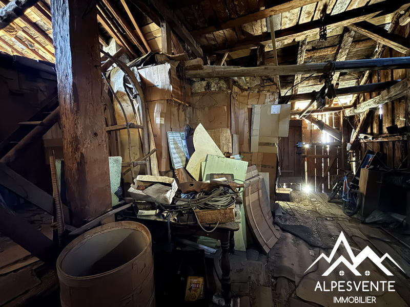 Maison - 106 m² - 11 pièces