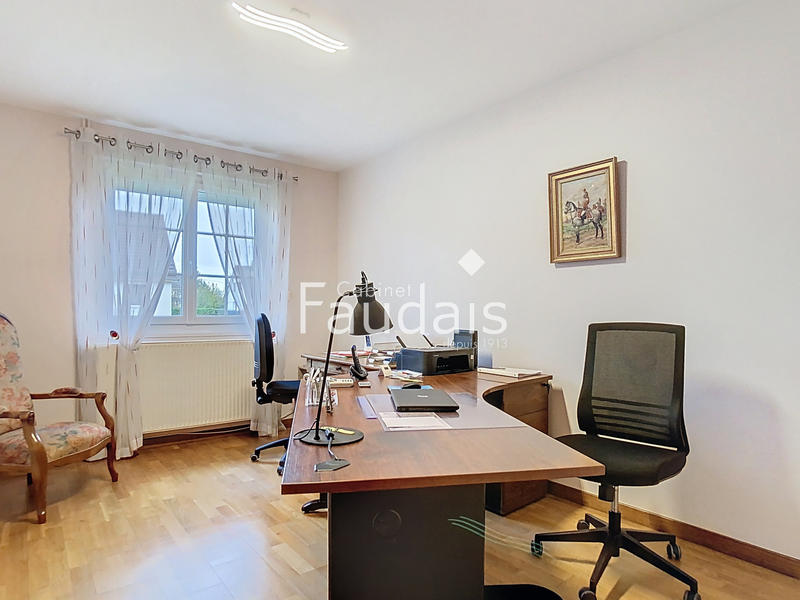 Maison - 180 m² - 8 pièces