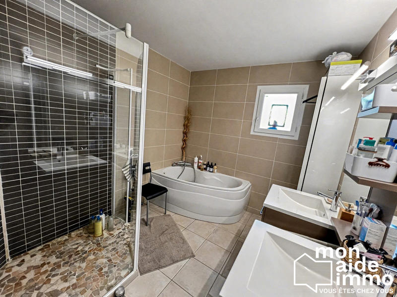 Maison - 121 m² - 5 pièces