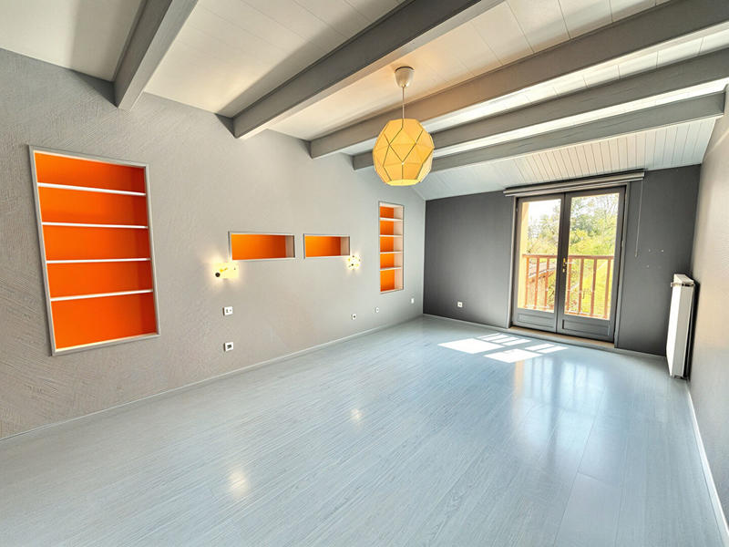 Maison - 269 m² - 9 pièces