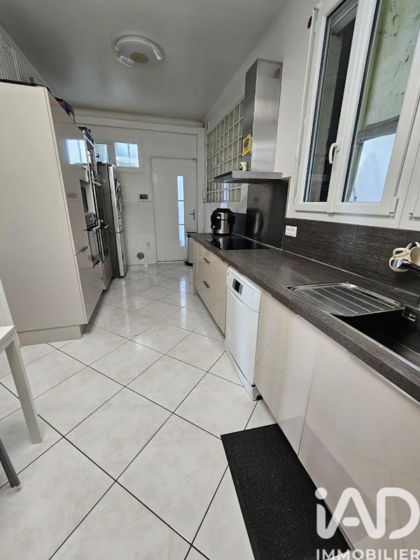 Maison - 210 m² - 10 pièces