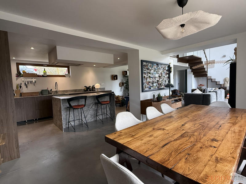 Maison contemporaine - 183 m² - 7 pièces