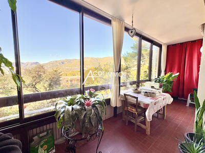 Appartement - 96 m² - 4 pièces