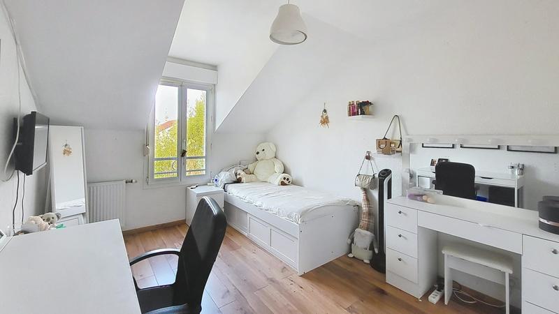 Maison - 96 m² - 6 pièces