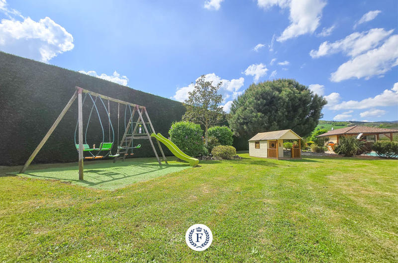 Villa - 250 m² - 8 pièces