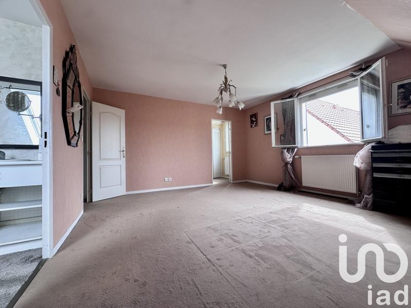 Maison - 255 m² - 8 pièces