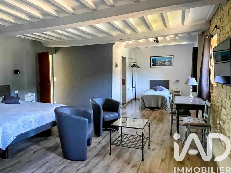 Maison - 299 m² - 9 pièces