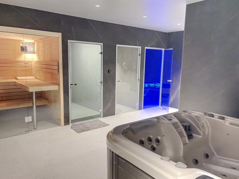 Villa - 250 m² - 6 pièces