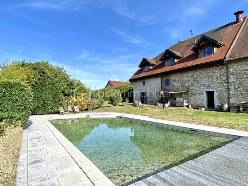 Propriété - 450 m² - 10 pièces