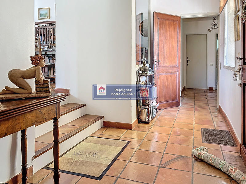 Maison - 270 m² - 5 pièces