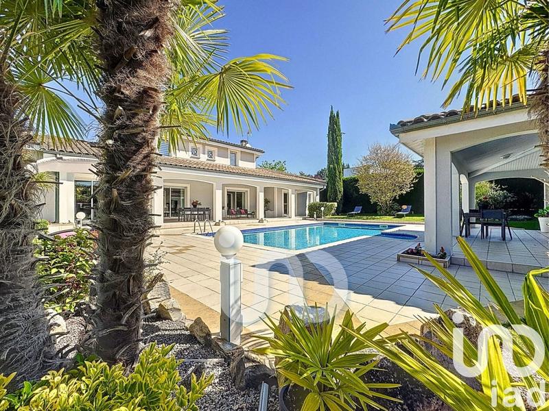 Maison - 285 m² - 7 pièces