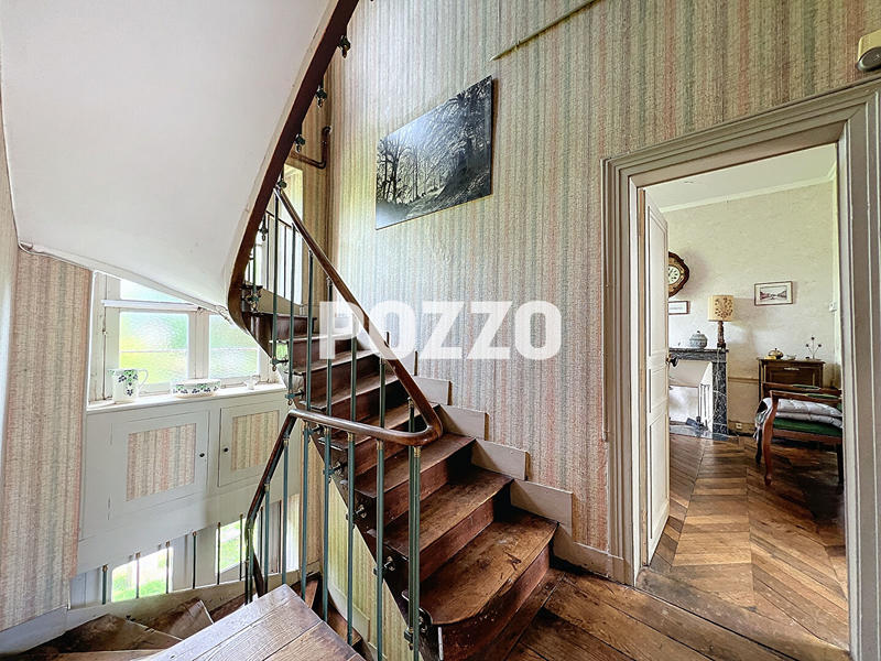 Maison - 170 m² - 10 pièces