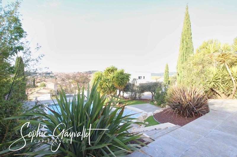 Villa - 168 m² - 6 pièces