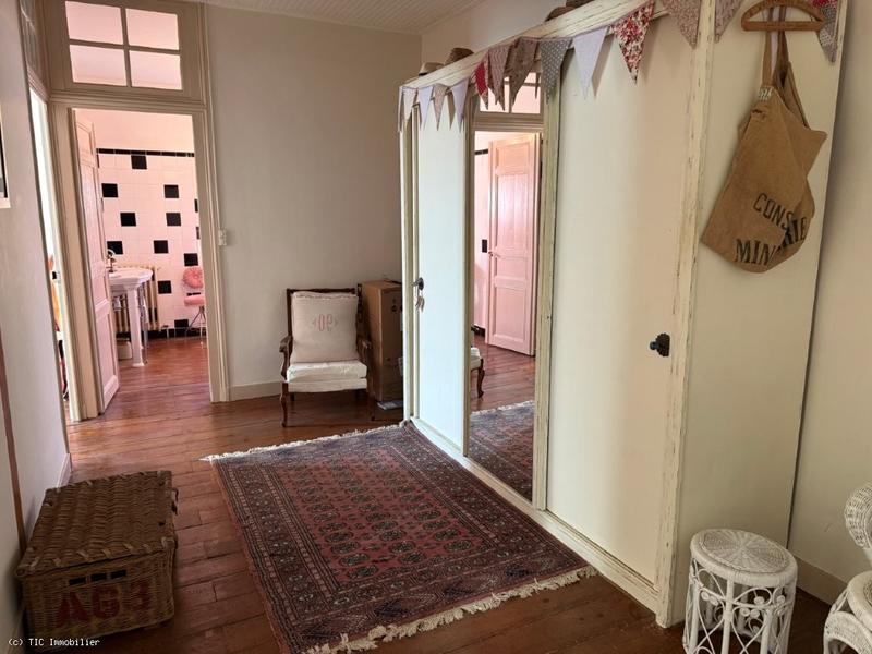 Maison de village - 495 m² - 10 pièces