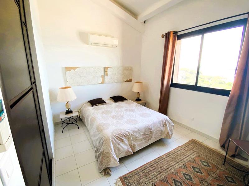 Maison - 220 m² - 6 pièces