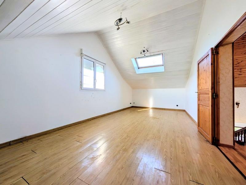 Maison - 153 m² - 5 pièces