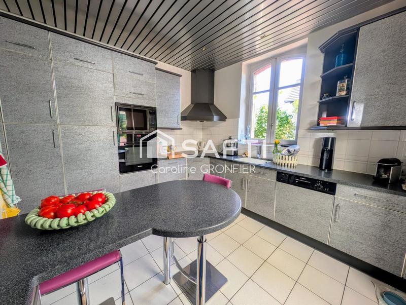 Maison - 208 m² - 10 pièces