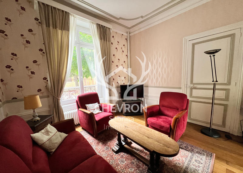 Maison - 259 m² - 10 pièces