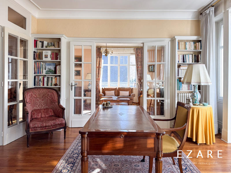 Appartement - 191 m² - 6 pièces