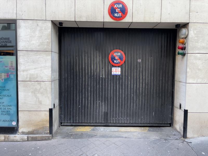 Parking / Garage - 10 m²