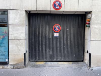 Parking / Garage - 10 m²