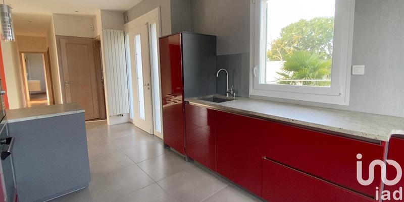 Maison - 223 m² - 7 pièces