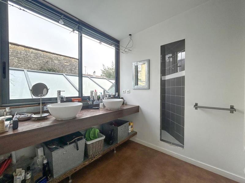 Maison - 213 m² - 6 pièces