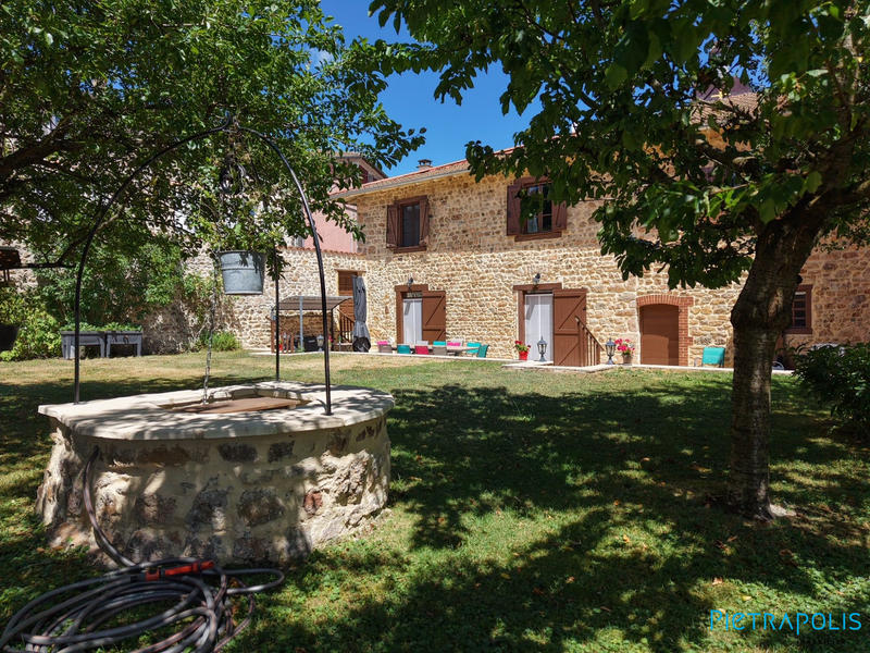 Maison ancienne - 221 m² - 8 pièces