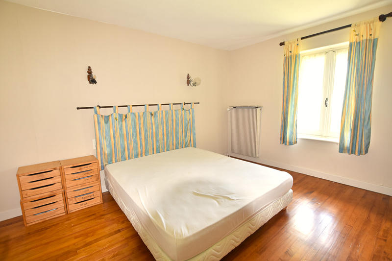 Corps de ferme - 210 m² - 7 pièces