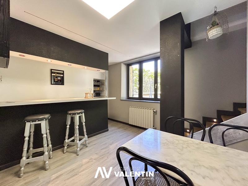Maison - 153 m² - 8 pièces