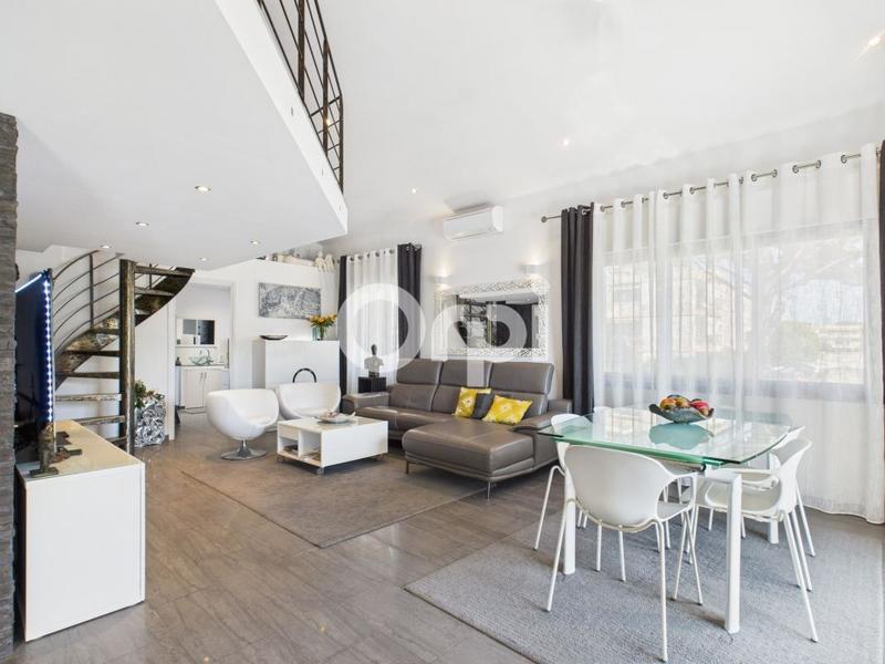 Maison - 260 m² - 6 pièces