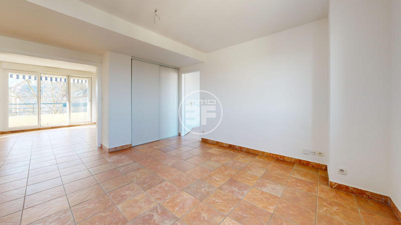 Appartement - 125 m² - 5 pièces