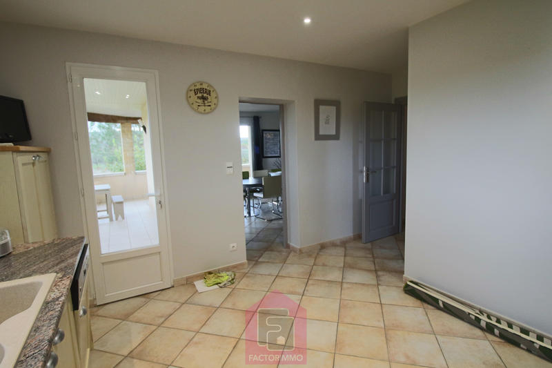 Maison - 230 m² - 7 pièces