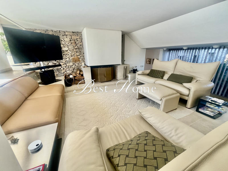 Propriété - 380 m² - 7 pièces