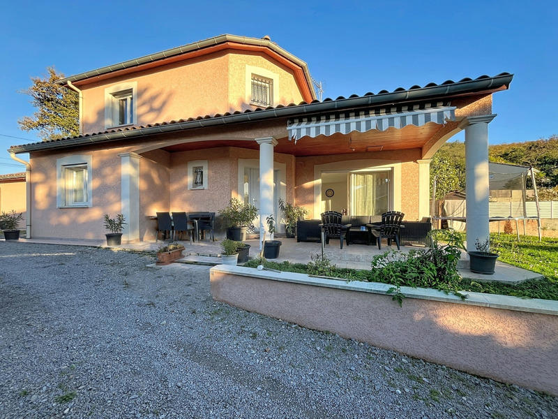 Maison - 144 m² - 5 pièces