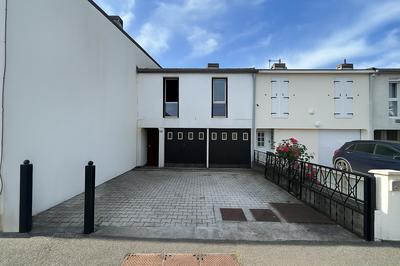 Maison - 91 m² - 5 pièces