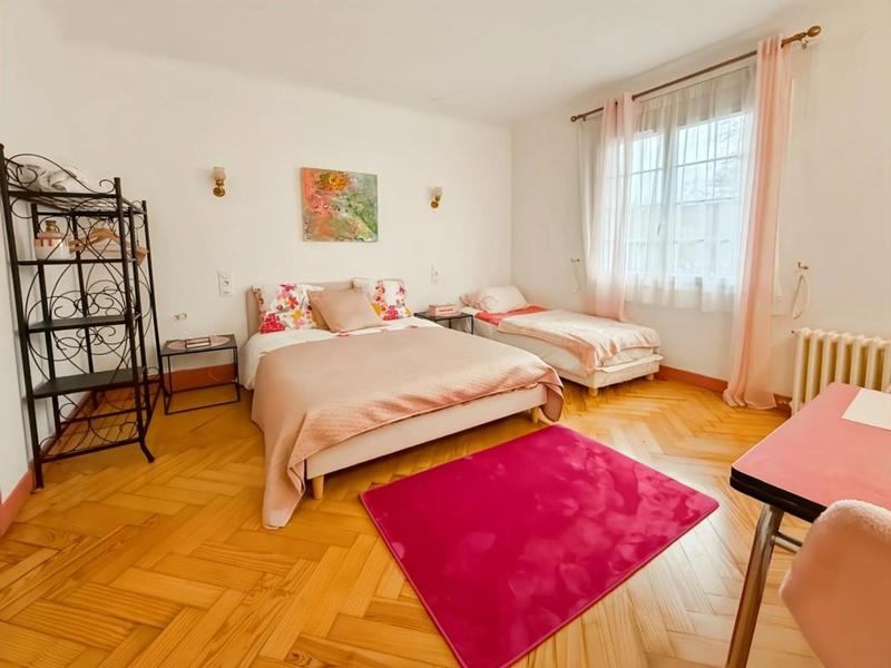 Maison - 235 m² - 10 pièces