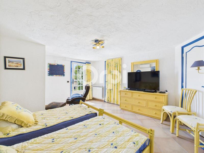 Maison - 200 m² - 5 pièces